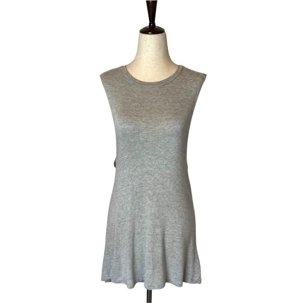 Truly Madly Deeply Top Women Small Gray Sleeveless Round Neck Tank Tunic Knit